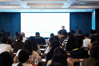 六和动态|六和长兴所律师应邀参加《浙江人民调解》杂志通讯员培训班并作专题普法讲座